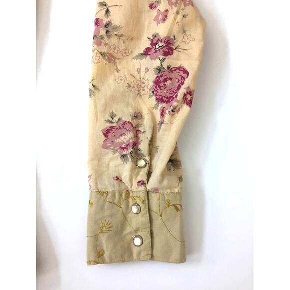 Vanity Embroidered Floral Button Down Top Size Small‎ - Picture 6 of 12